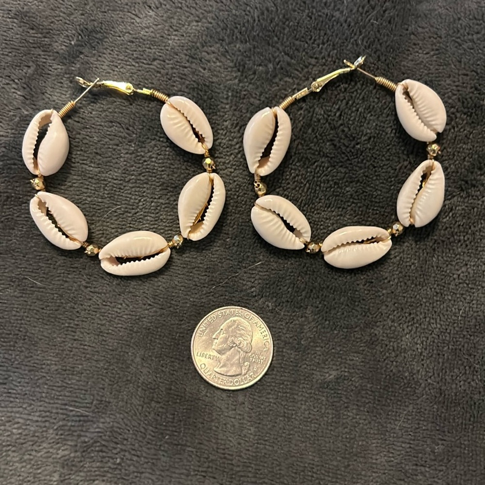 Seashell hoop earrings